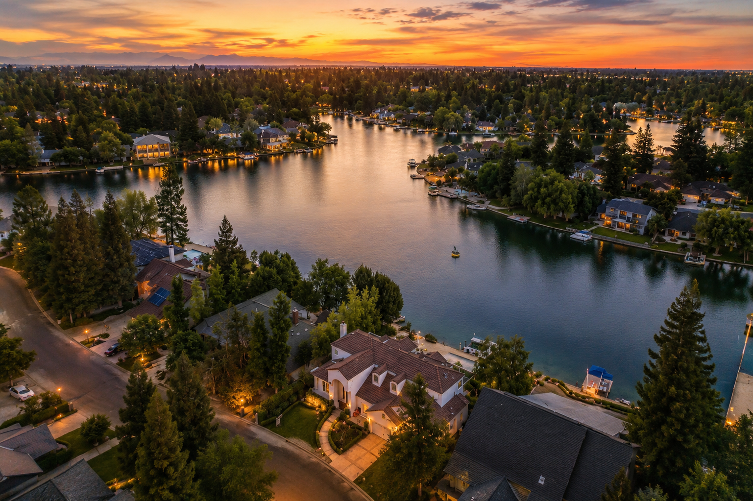 Woodward Lake, Fresno