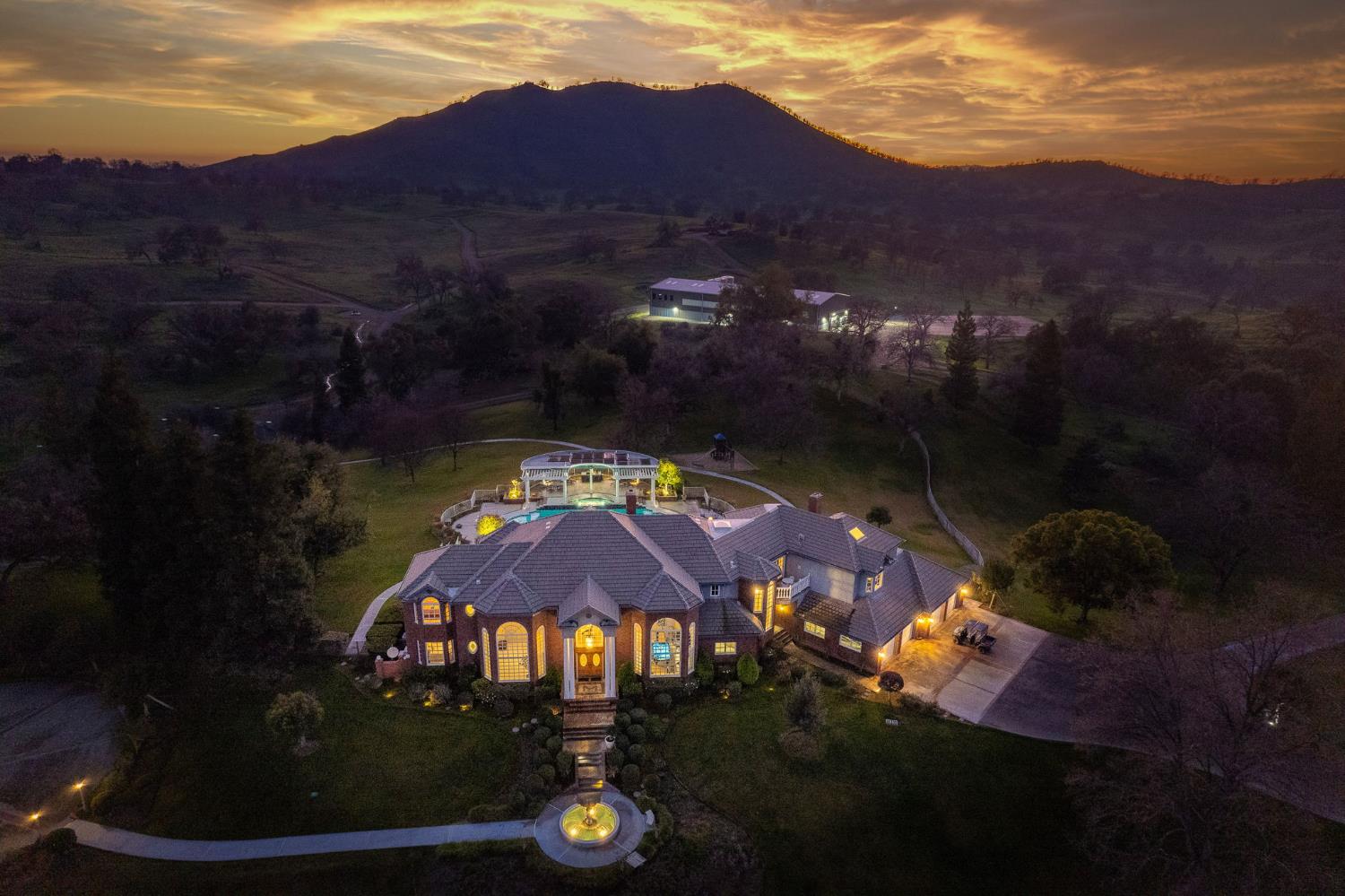 Eagle modern farmhouse property