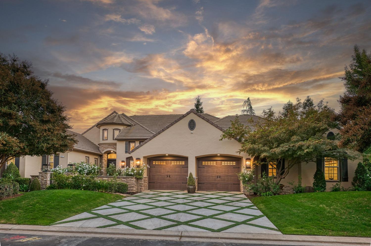 Thomason Place featured luxury estate